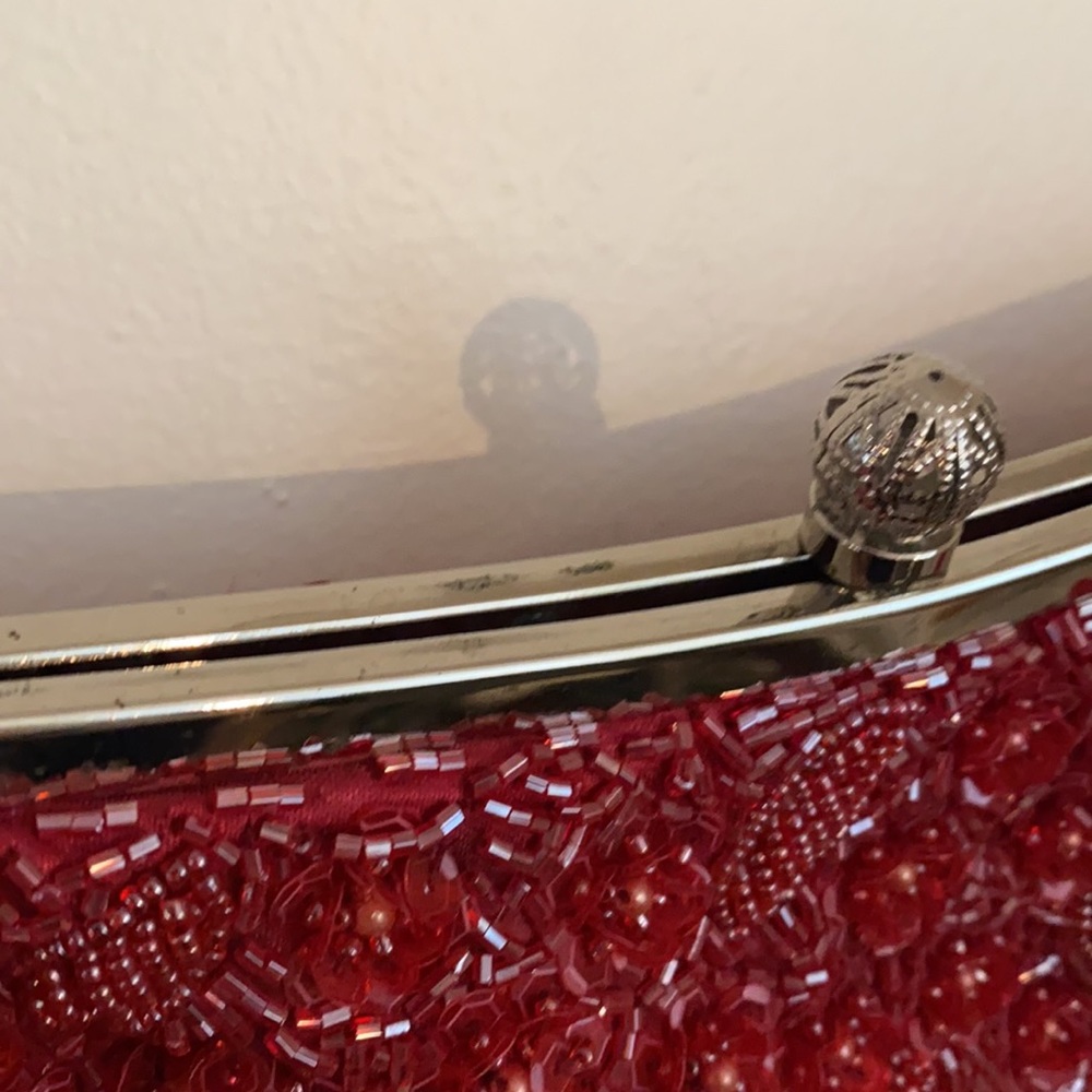 Small Red Beaded Bag - Picture 5 of 7